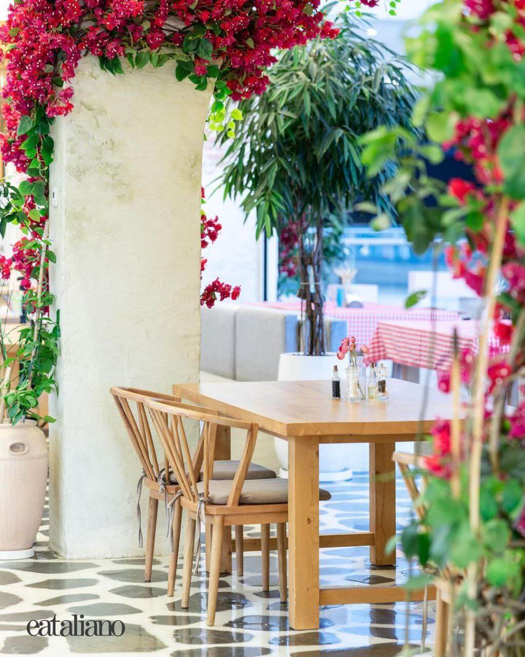 فضای داخلی رستوران ایران مال