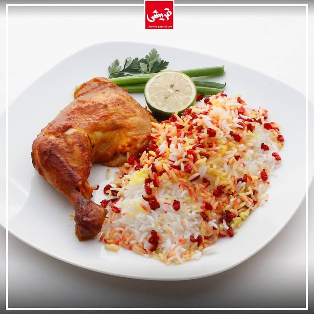 زرشک پلو با مرغ در رستوران قریشی