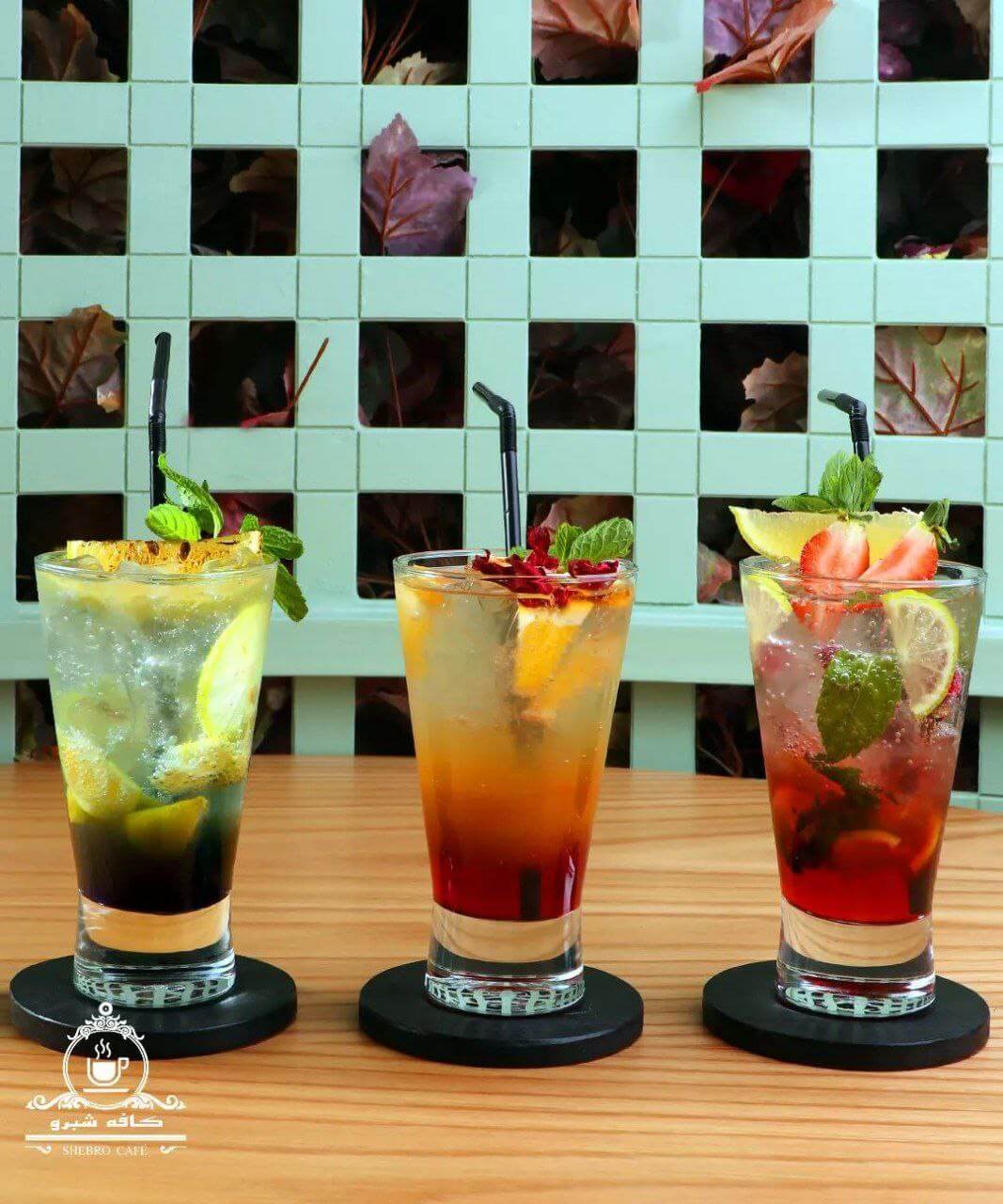 انواع نوشیدنی‌های خنک در کافه شبرو ایرانمال