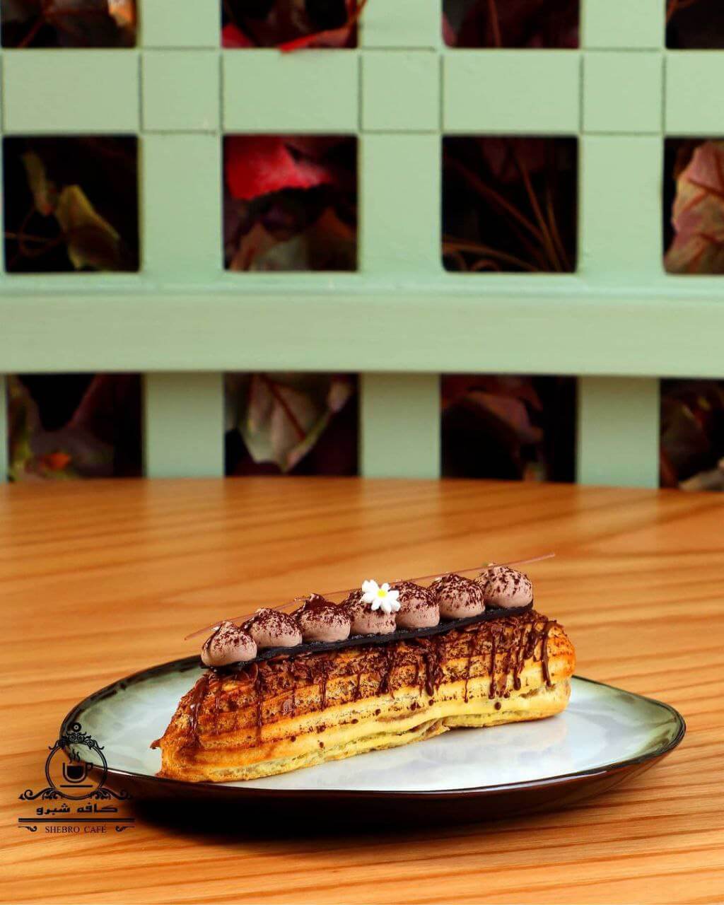 اکلر شکلاتی در کافه شبرو