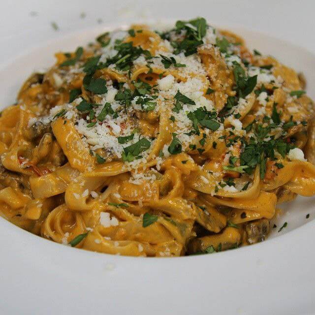 پاستای بلونیز رستوران ایتایایی آریانو