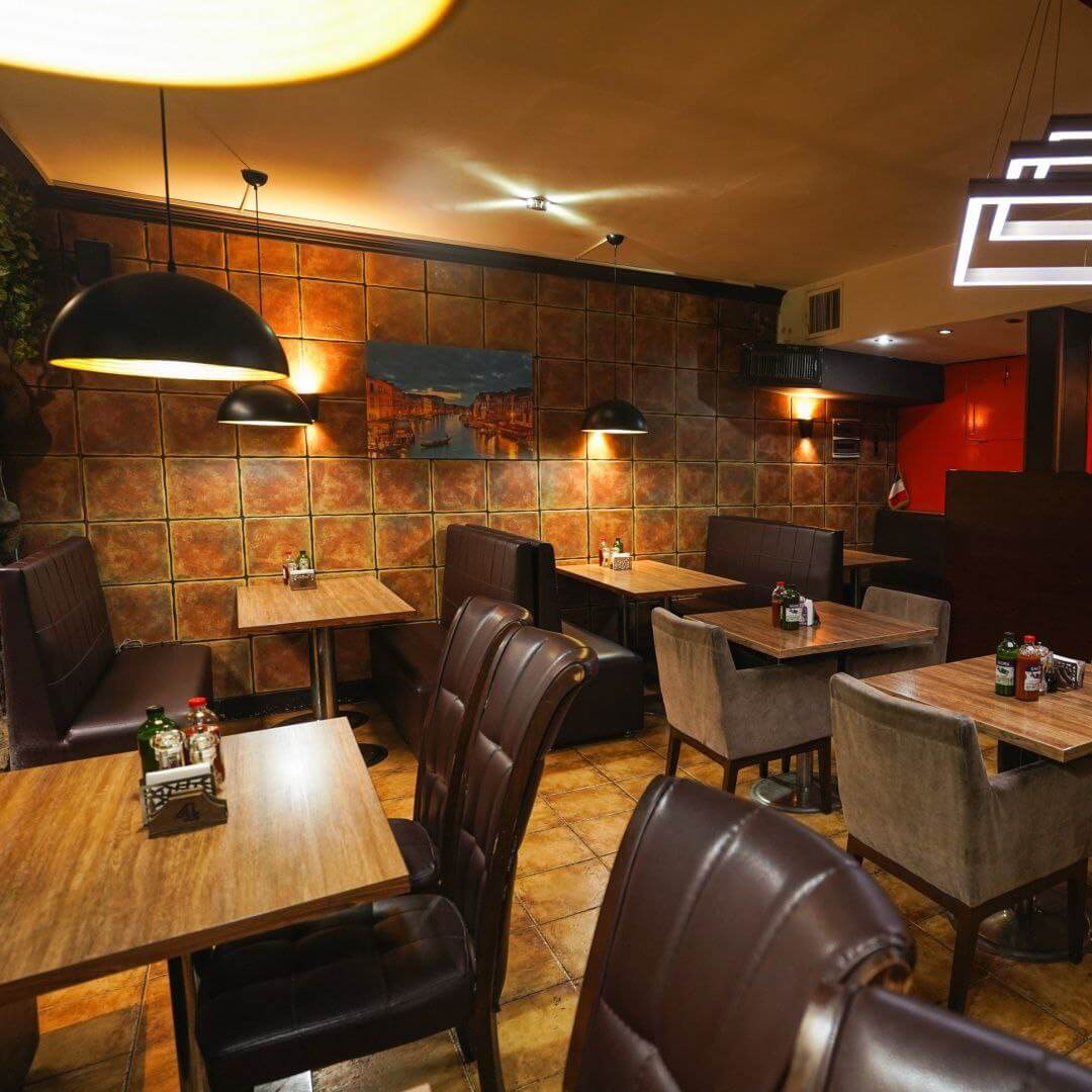 فضای داخلی رستوران آروما پاسداران