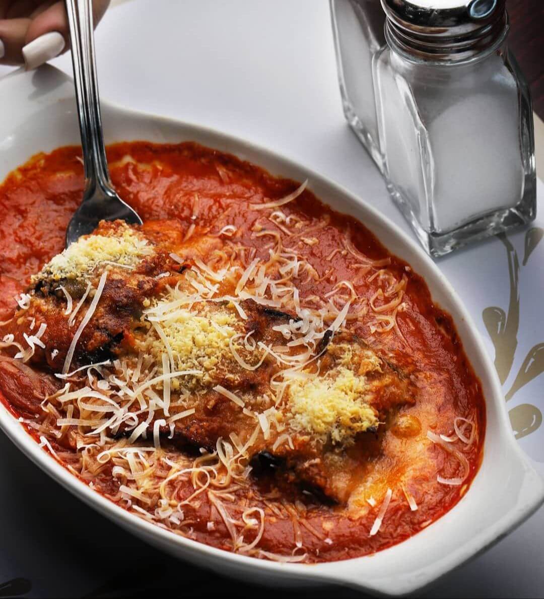 منوی متنوع غذاهای فرنگی در کافه رستوران بلوار