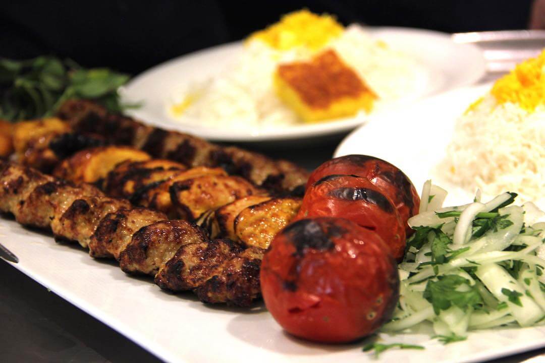 کباب در رستوران اسپورویال مرکز خرید پالادیوم