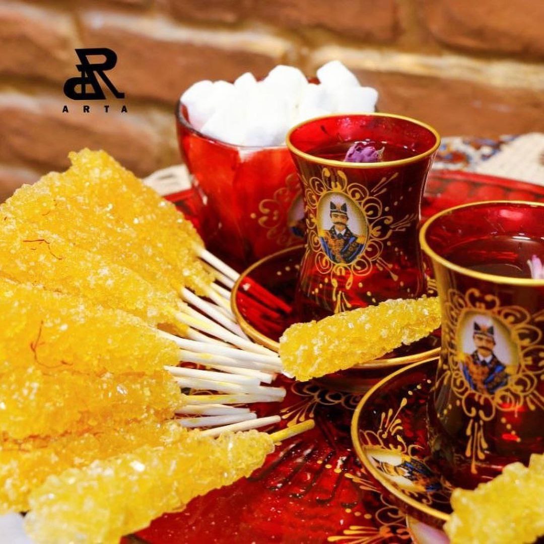 چای در رستوران بریونی اصفهان قدیم