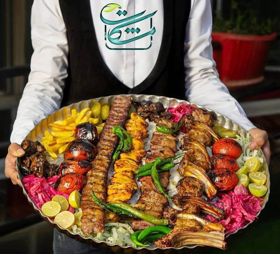 کافه رستوران سنتی مشکات در خیابان ستارخان