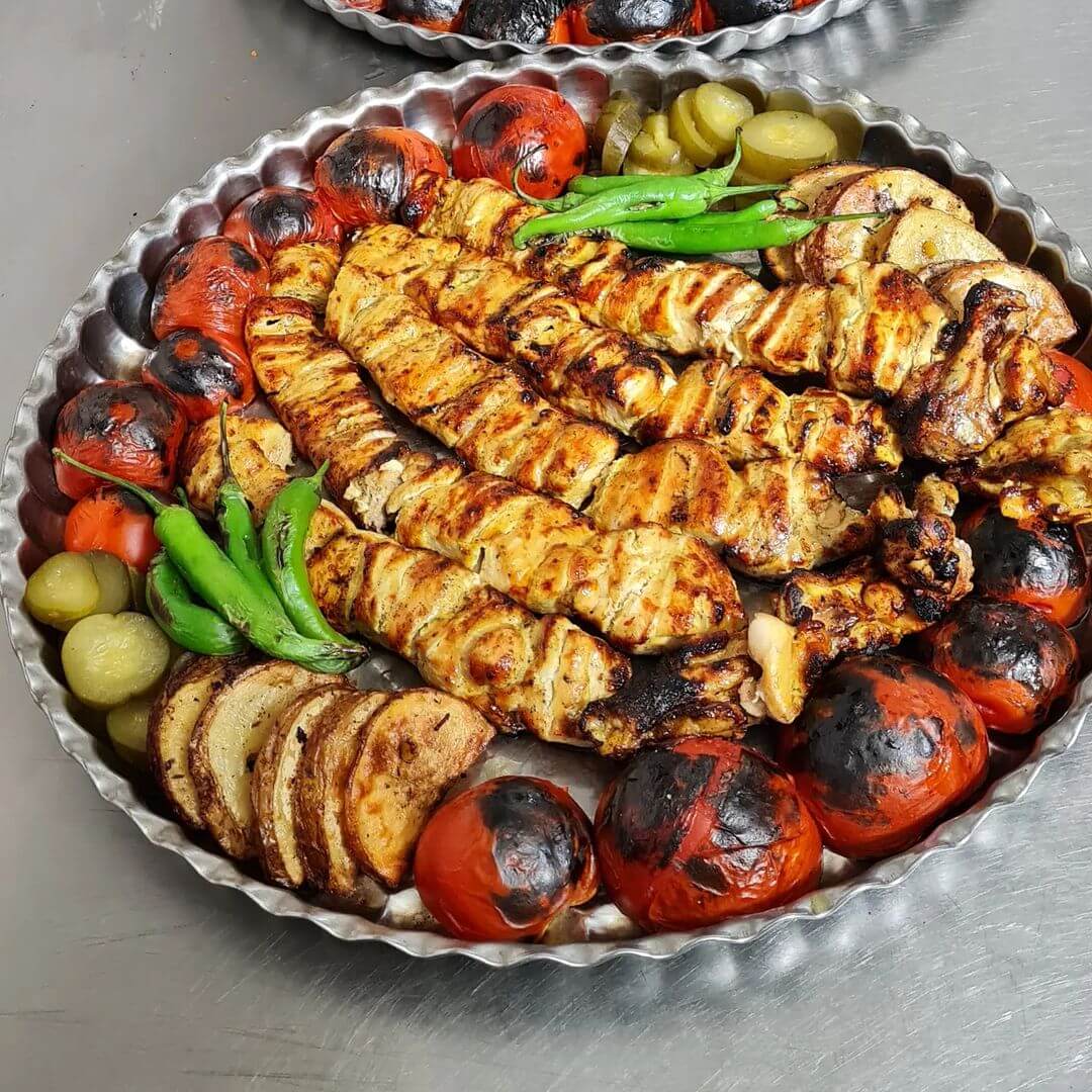 جوجه کباب رستوران فخر ارانی در سیمون بولیوار تهران