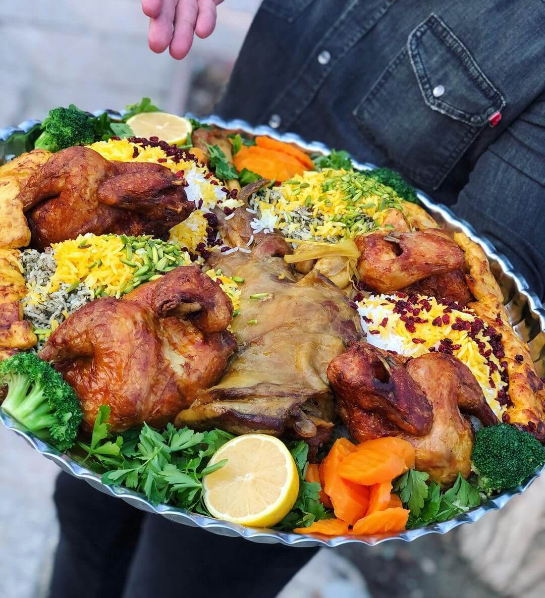 سینب مرغ رستوران فضای باز پارادایس سیمون بولیوار