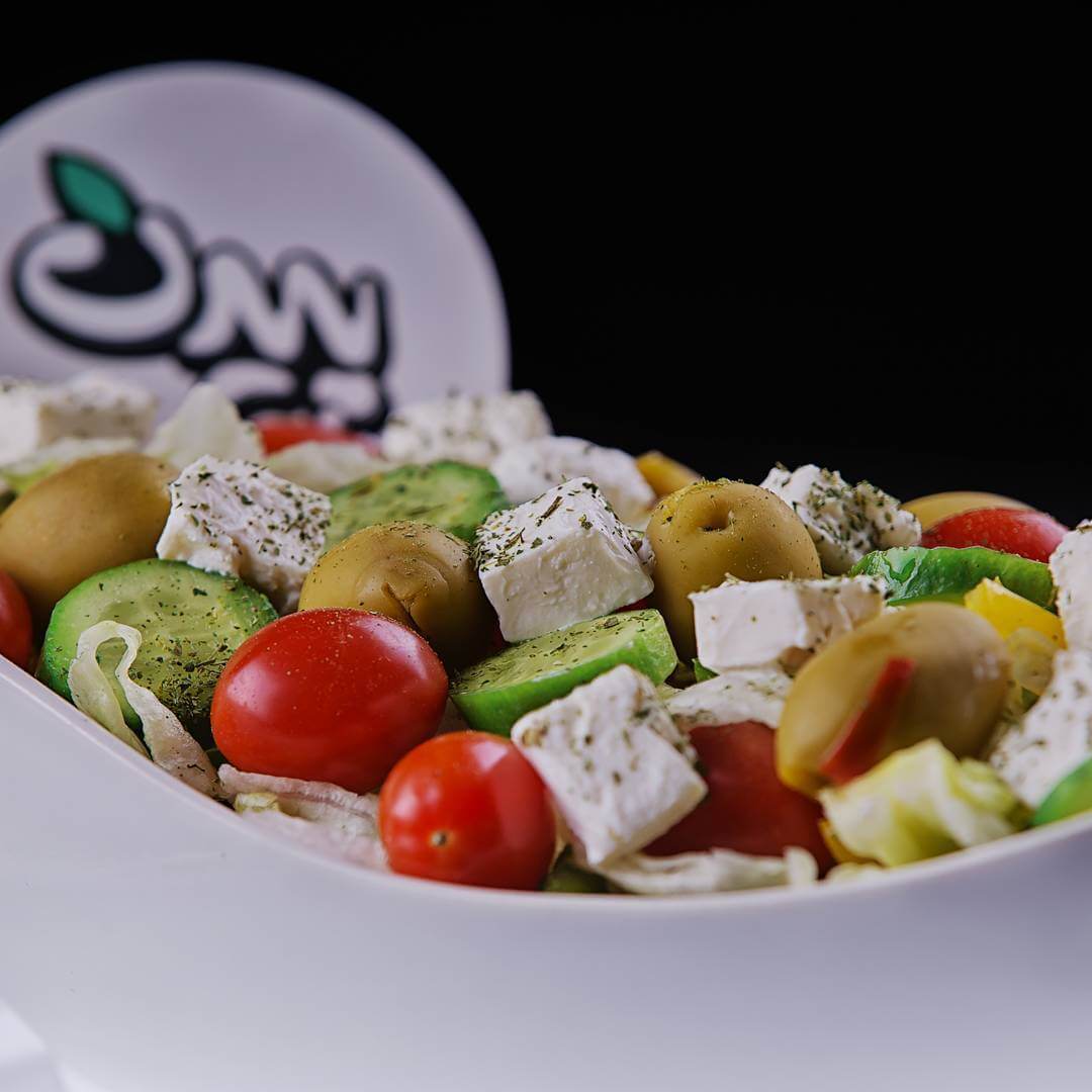 سالاد یونانی فست فود پیدن