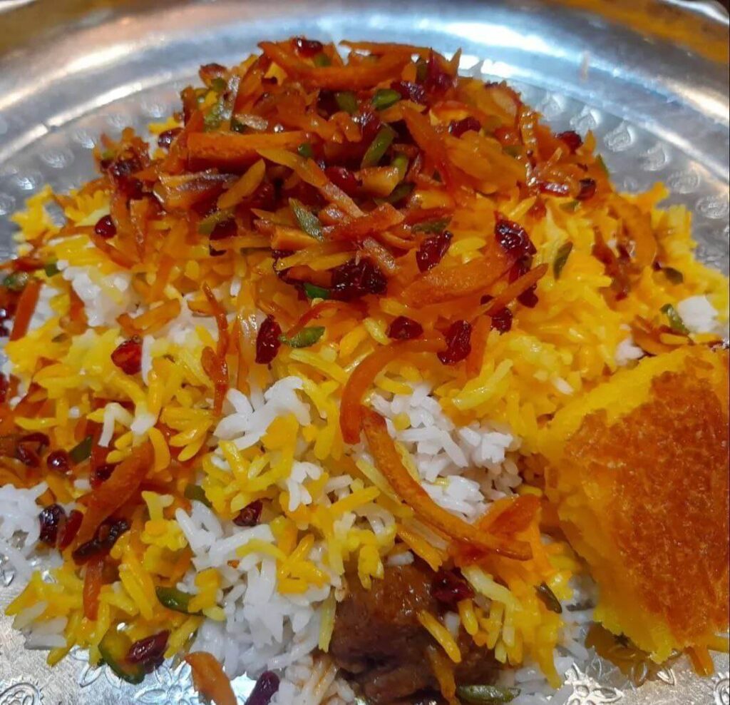 قیمه نثار مخصوص رستوران قاشق طلایی در تهران