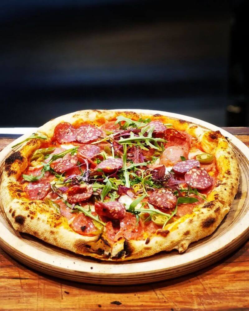 پیتزا سالامی کوچینا در ولنجک