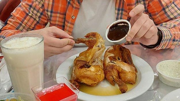 غذای رستوران اکبر جوجه H.A.J نارمک