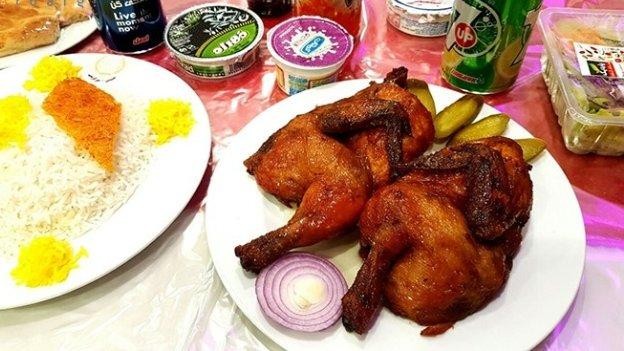 غذای رستوران اکبر جوجه نازی آباد