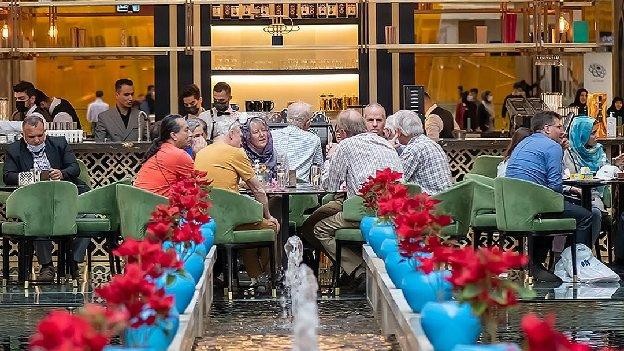 فضای بیرونی کافه دیدار