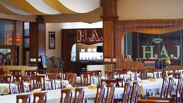 فضای داخلی رستوران اکبر جوجه H.A.J