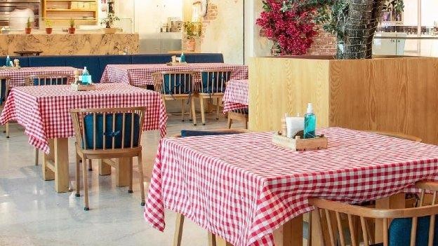 فضای داخلی رستوران ایتالیاتو