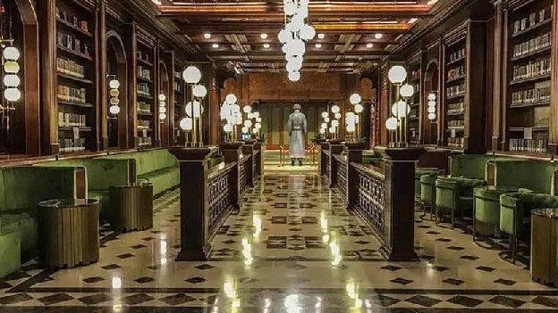 فضای داخلی کافه کتاب