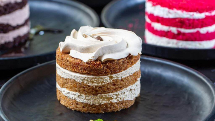 کافه رستوران روف لانژ با چشم انداز تهران