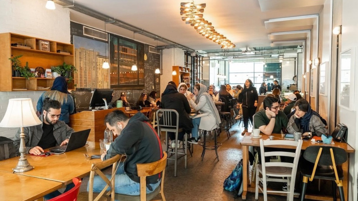 فضای داخلی کافه روبرتو از بهترین کافه رستوران های تهران