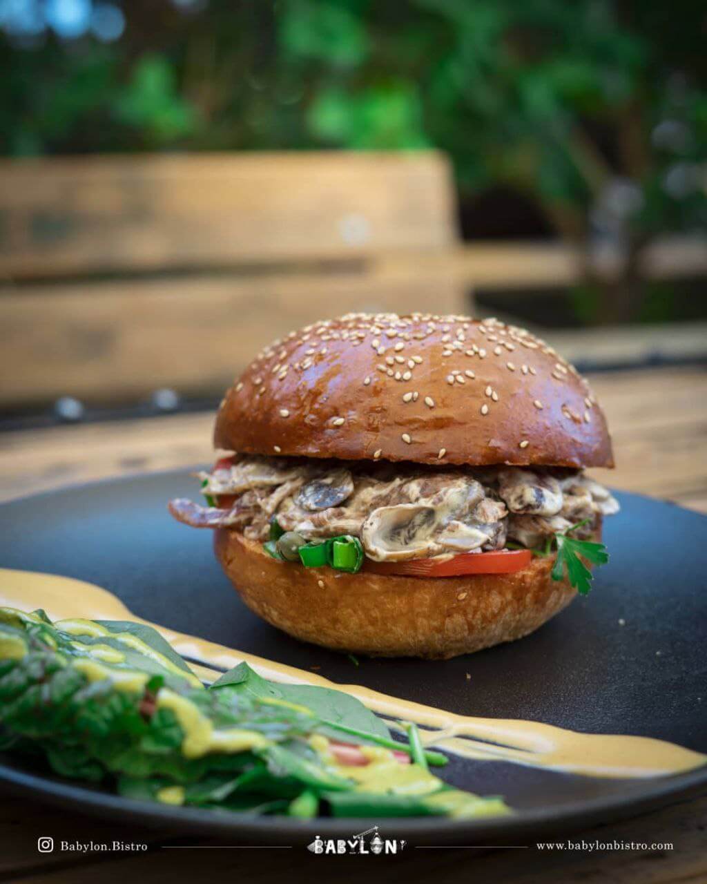 چیزبرگر در رستوران لئون در مجتمع آ اس پ