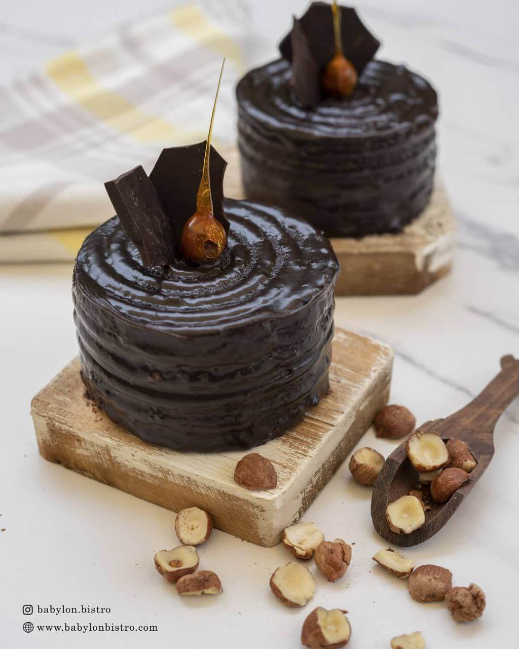 کیک شکلات و فندق کافه رستوران بابیلون