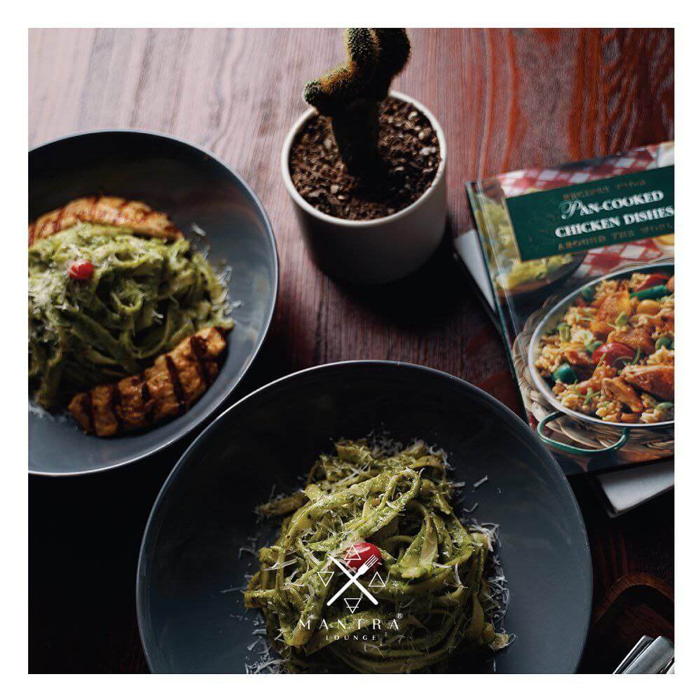 پاستا با سس پستو در رستوران مانترا لانژ، رستوران ASP