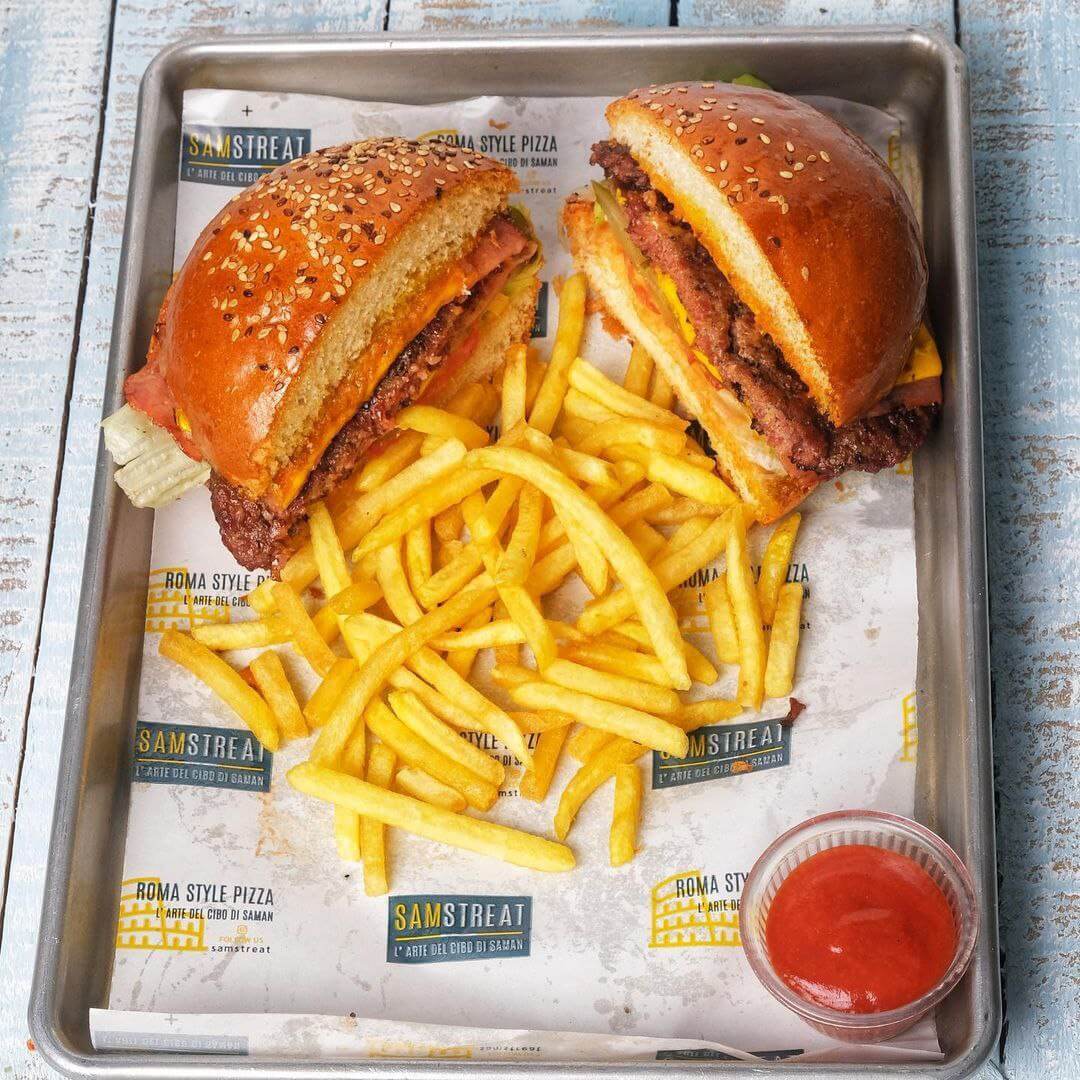 برگرهای خوش‌طعم سام استریت