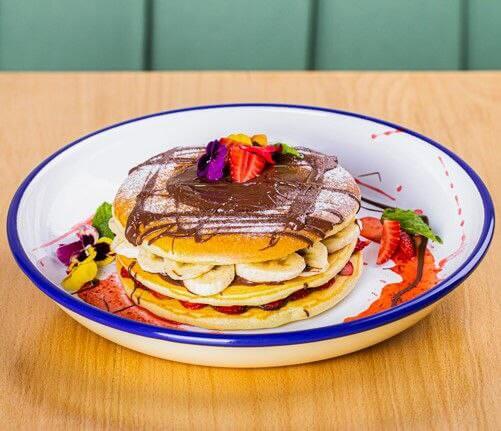 وافل برای صبحانه در آ اس پ در رستوران یارد