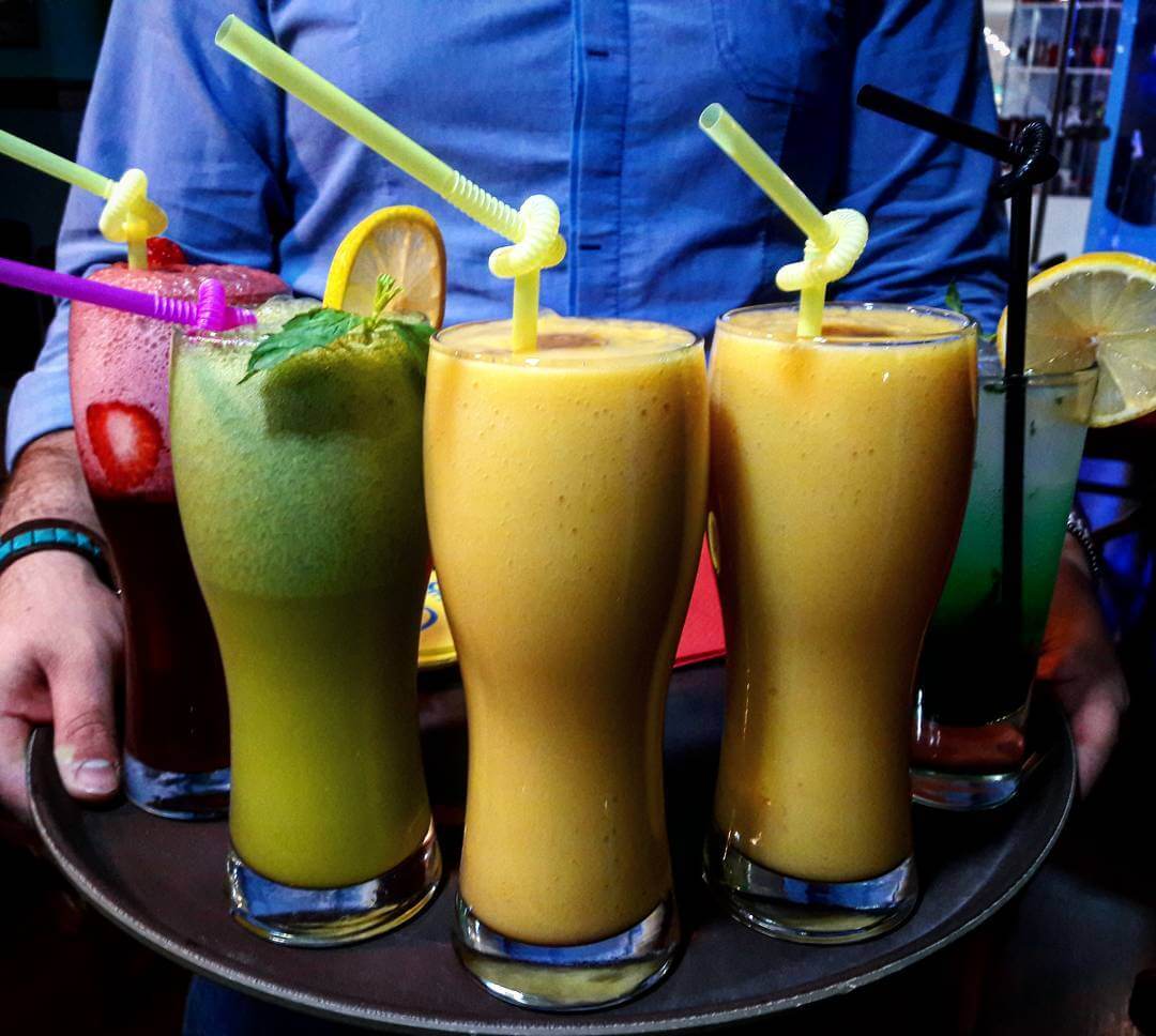 اسموتی‌های متنوع کافه رستوران رنگ