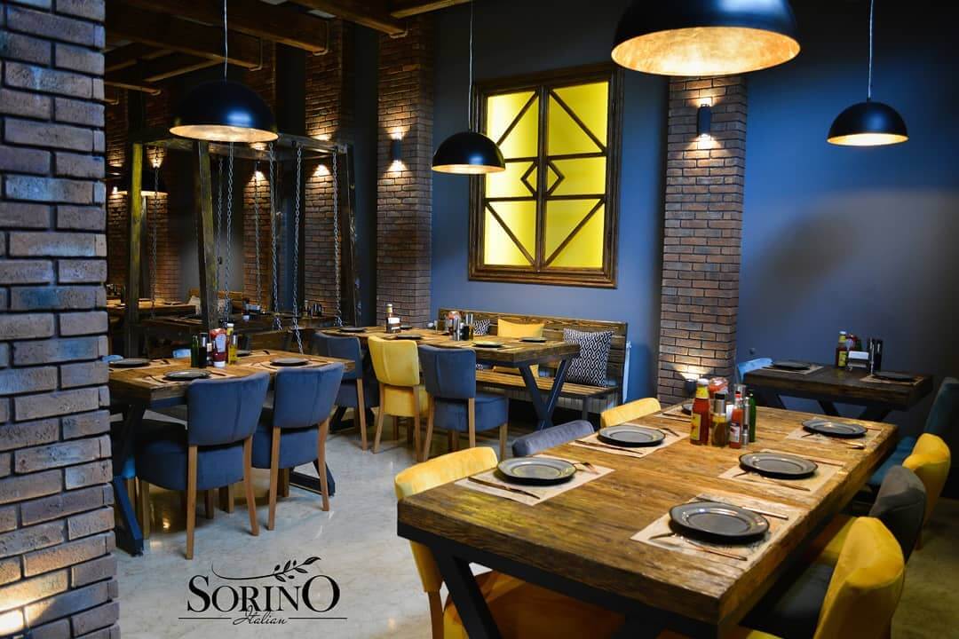 فضای داخلی کافه رستوران سورینو