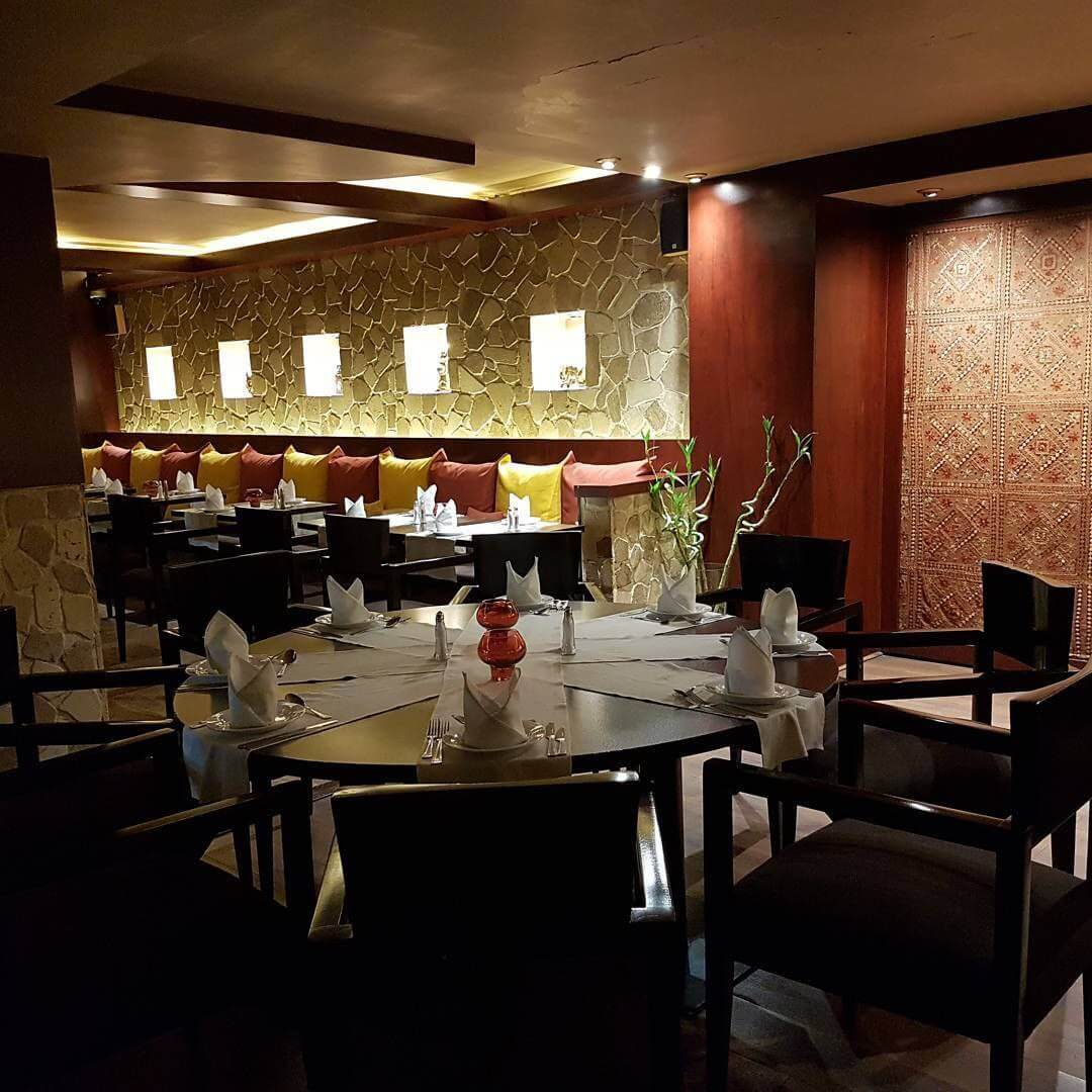 فضای داخلی چینگاری رستوران خیابان مطهری