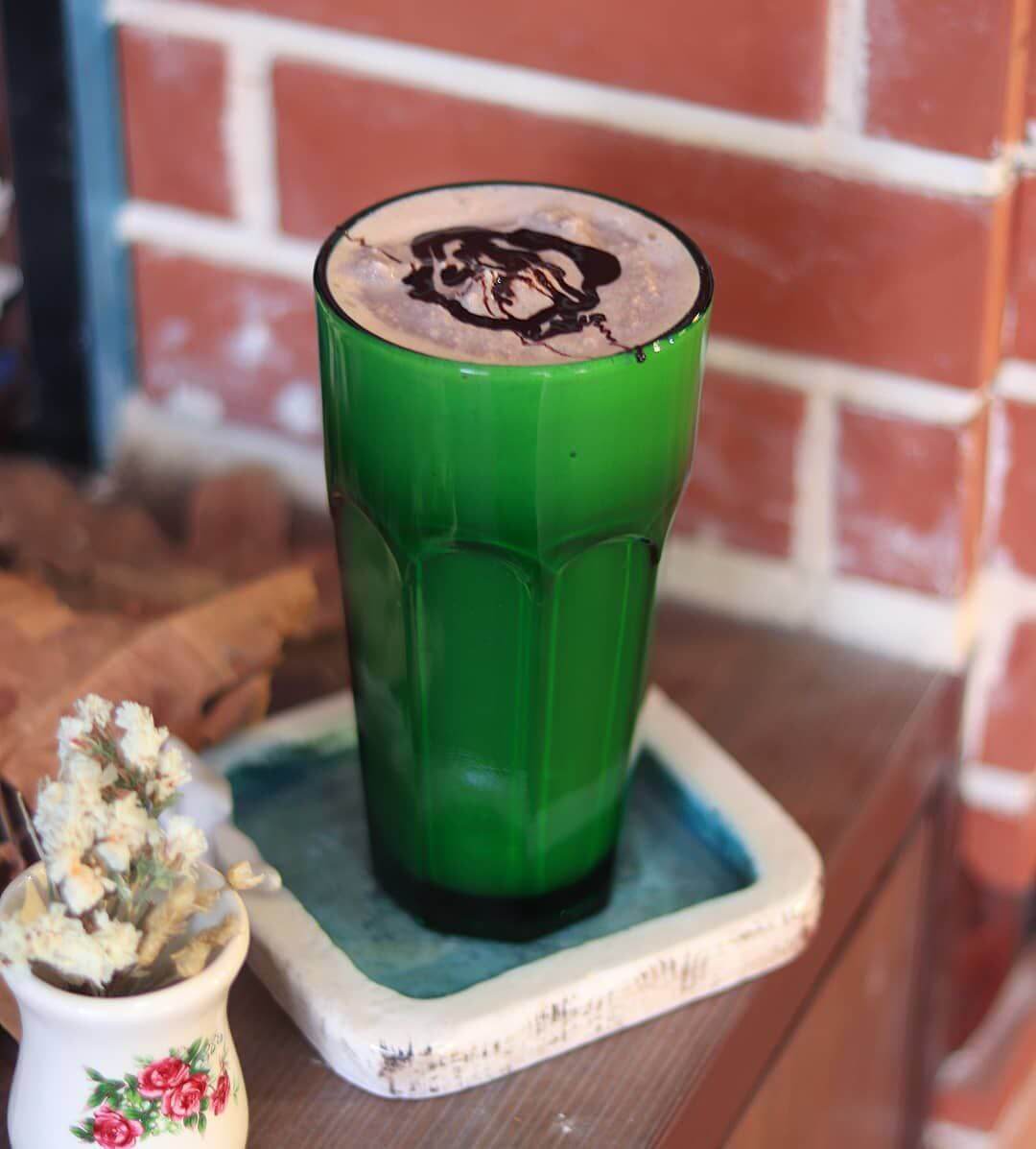 انواع نوشیدنیهای سرد در کراسه کافه مطالعه