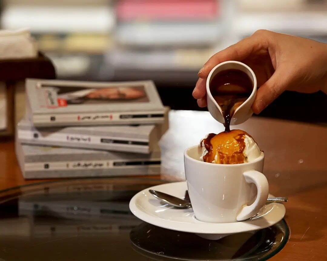 آفوگاتو در کافه شهر کتاب مرکزی تهران