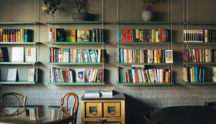 در جست و جوی بهترین کافه کتاب‌های تهران با بلد