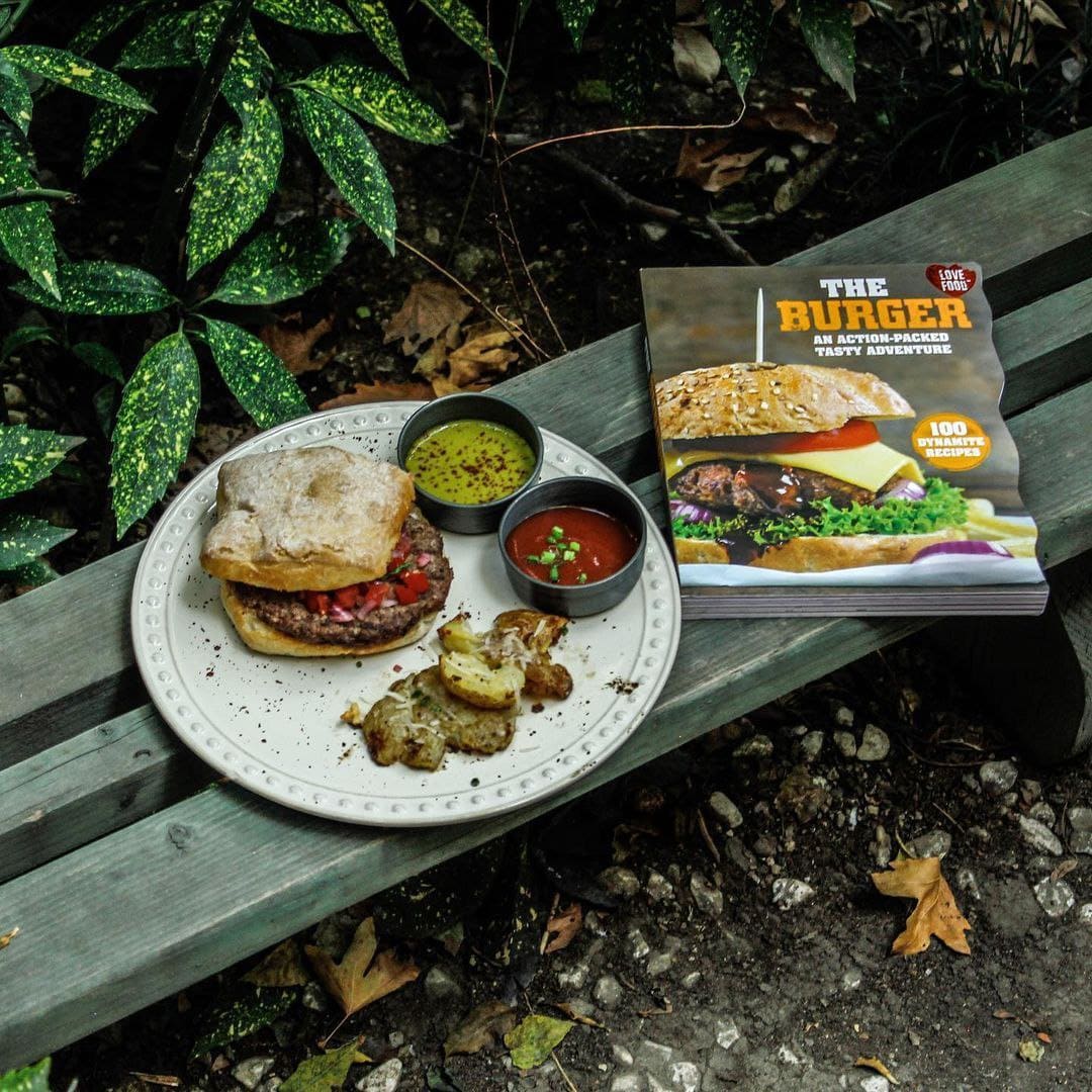 برگرهای کافه روشنان