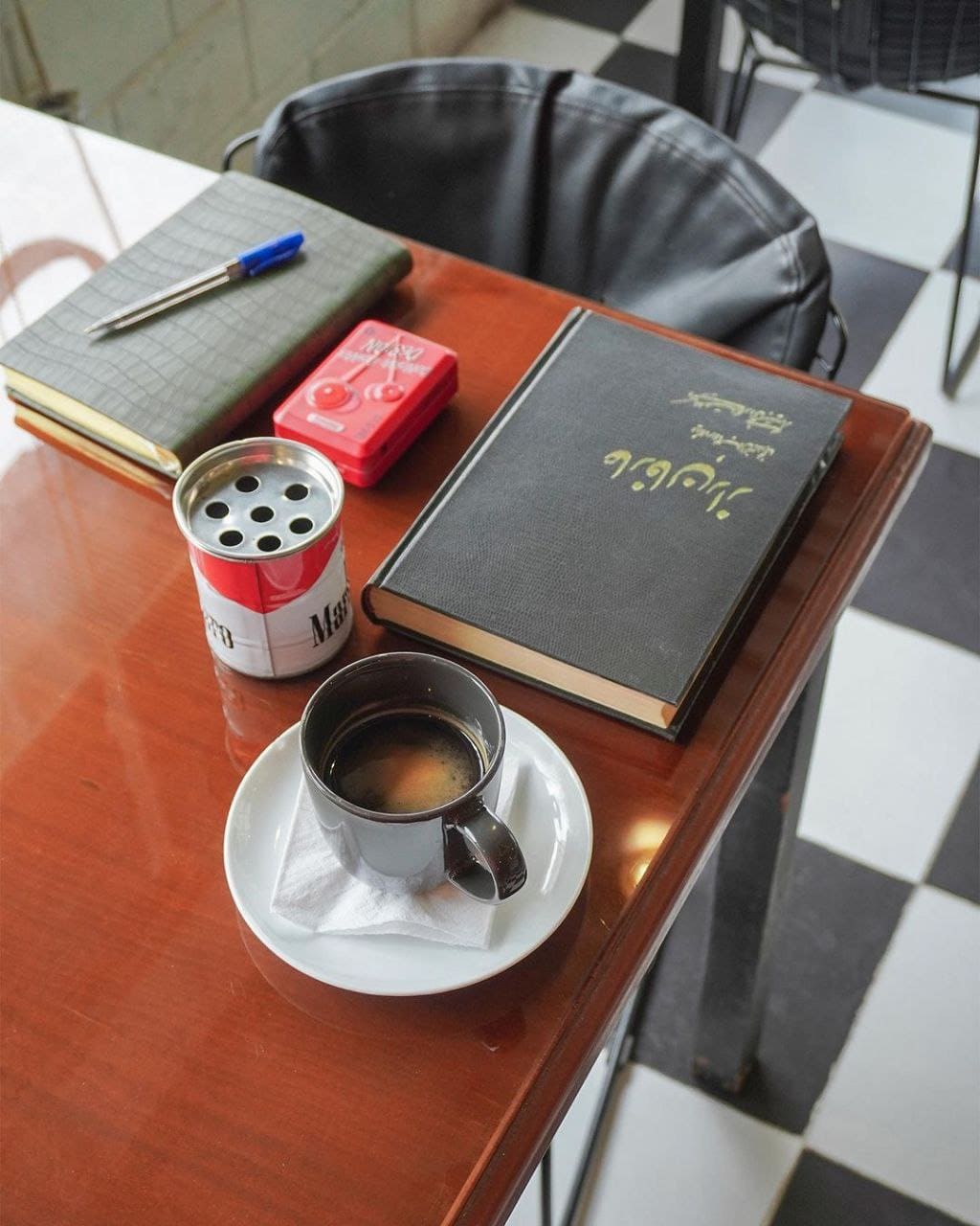 انواع نوشیدنیهای بر پایه قهوه در کافه کتاب واحه