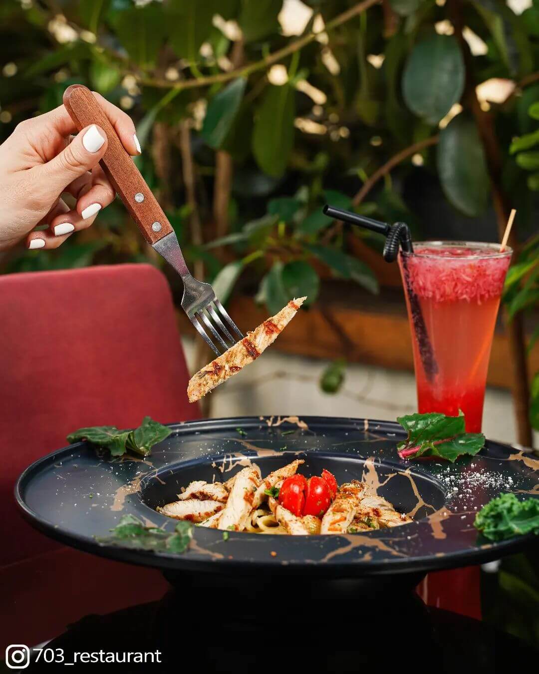 میانوعدههای متنوع در کافه 703