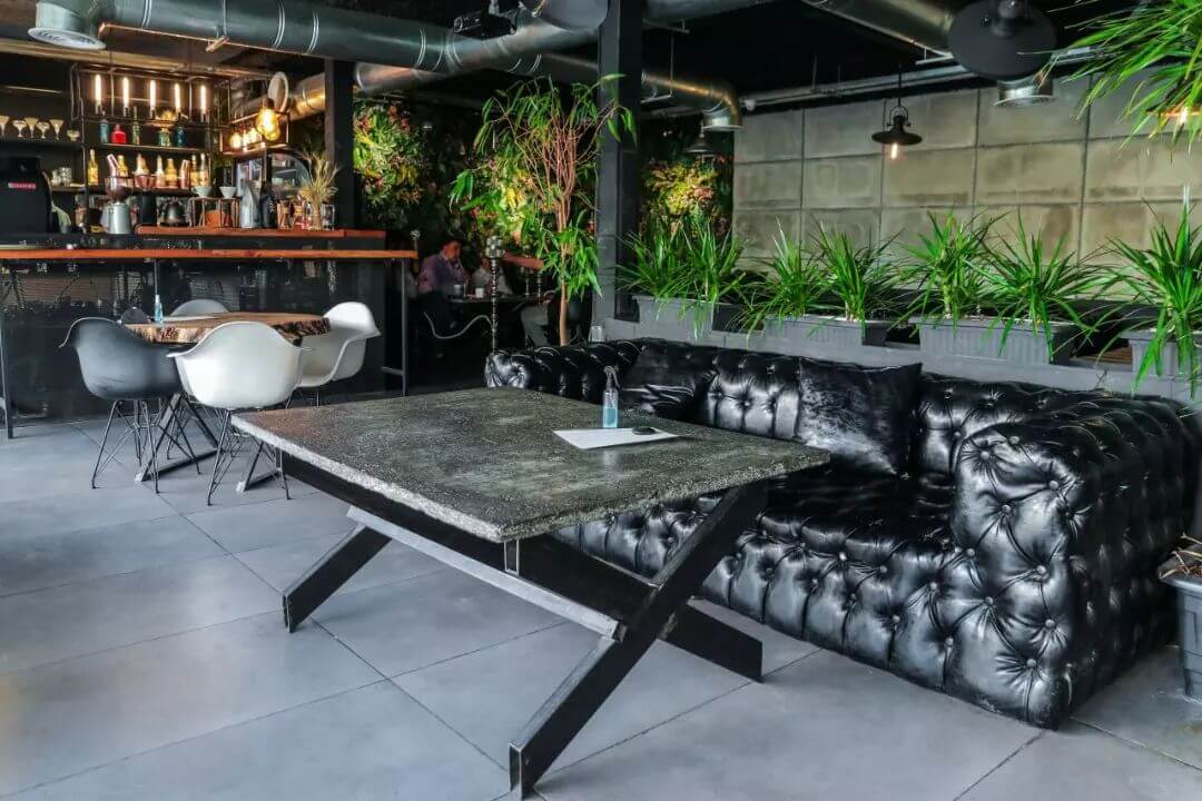 فضای داخلی کافه دلسا در تهران