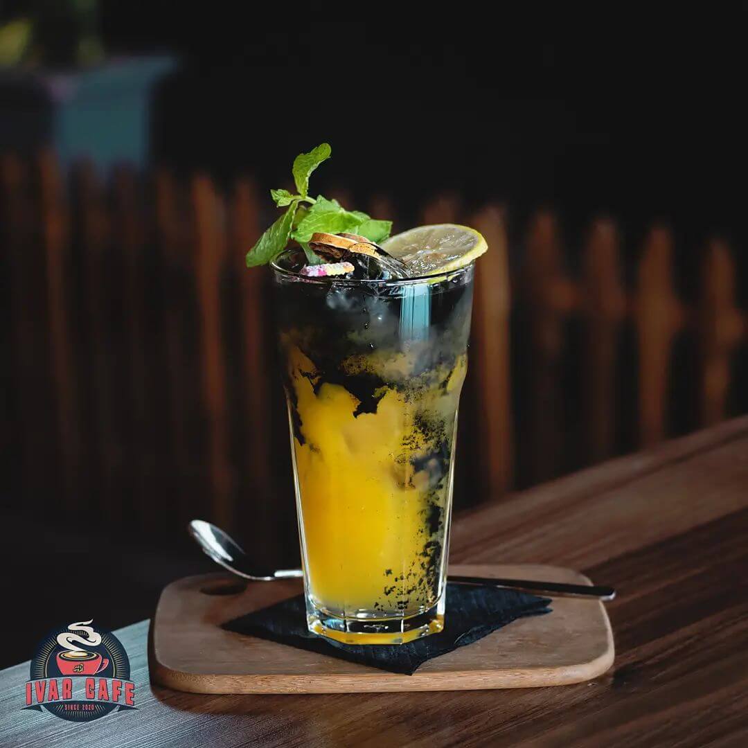 نوشیدنیهای خاص در کافه ایوار