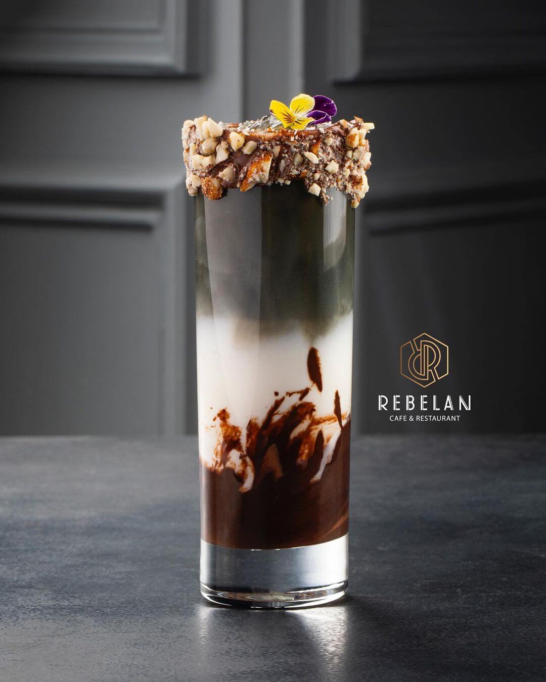 نوشیدنیهای سرد کافه ربلان