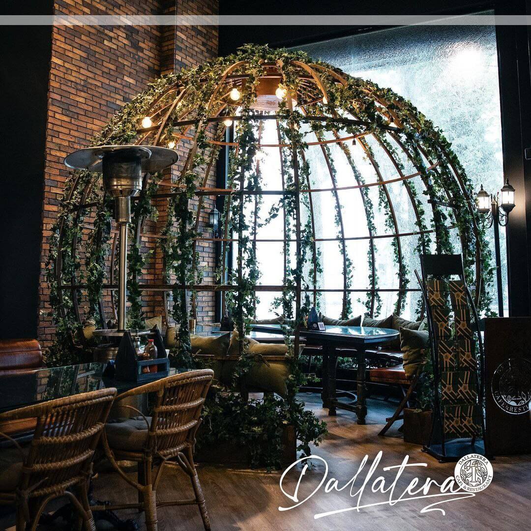 فضای داخلی کافه رستوران دلاترا