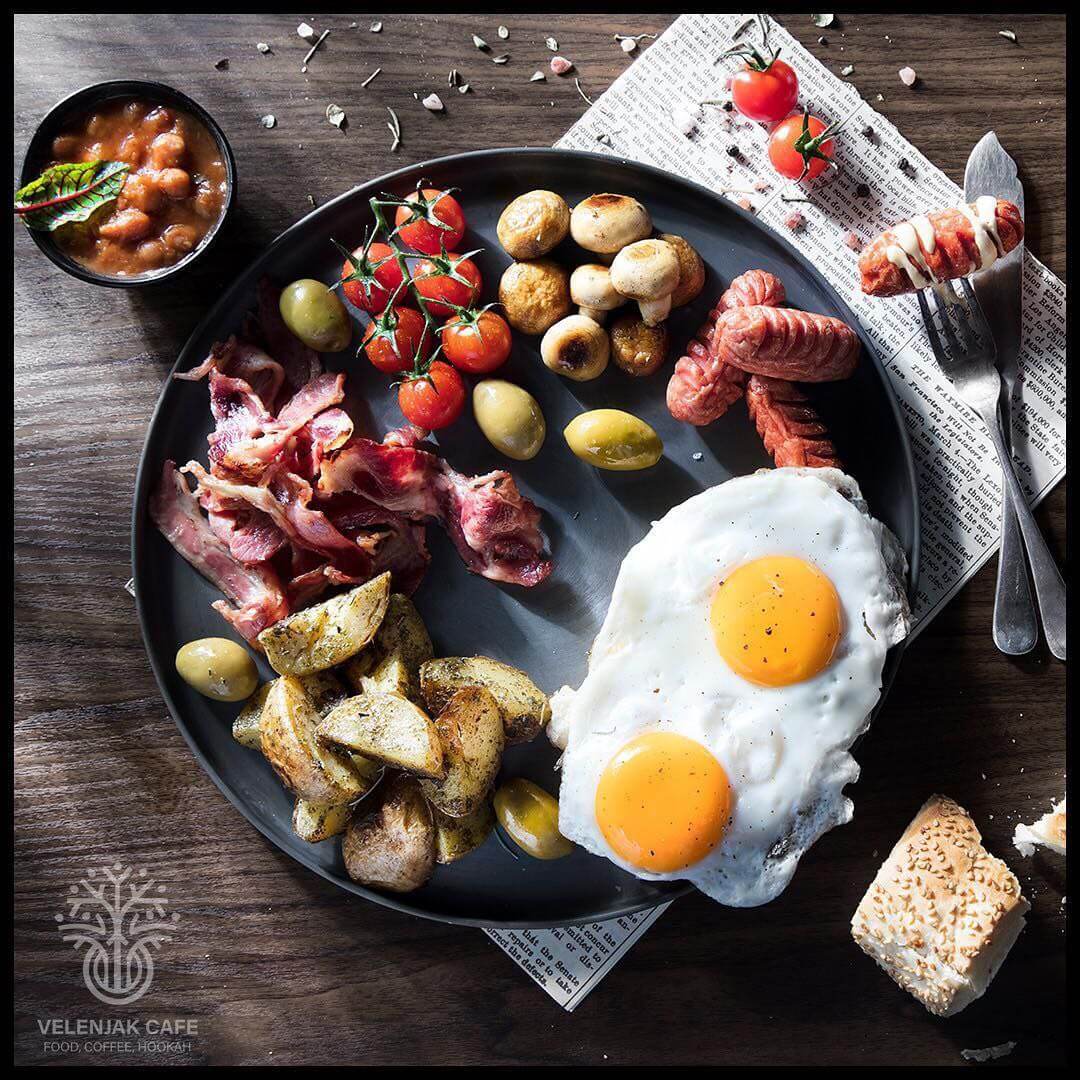 صبحانه انگلیسی کافه باغ رستوران لوکال