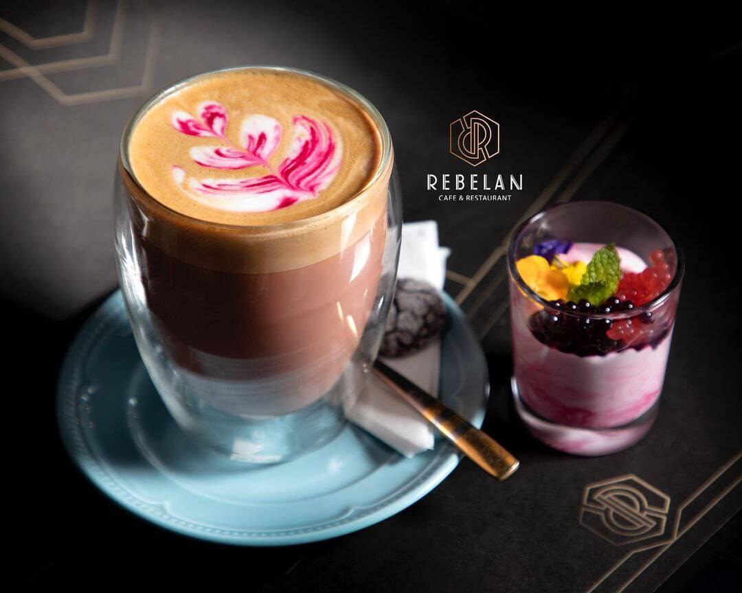 نوشیدنیهای سرد در کافه رستوران ربلان تهران