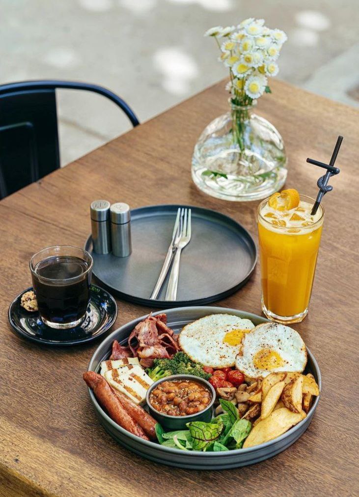 صبحانه انگلیسی کافه ریشه 29