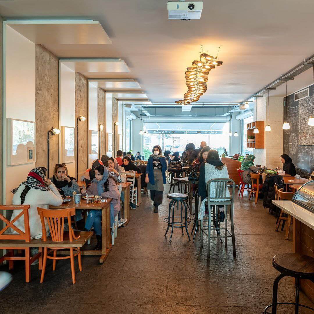 روبرتو از بهترین کافه رستوران های شمال تهران