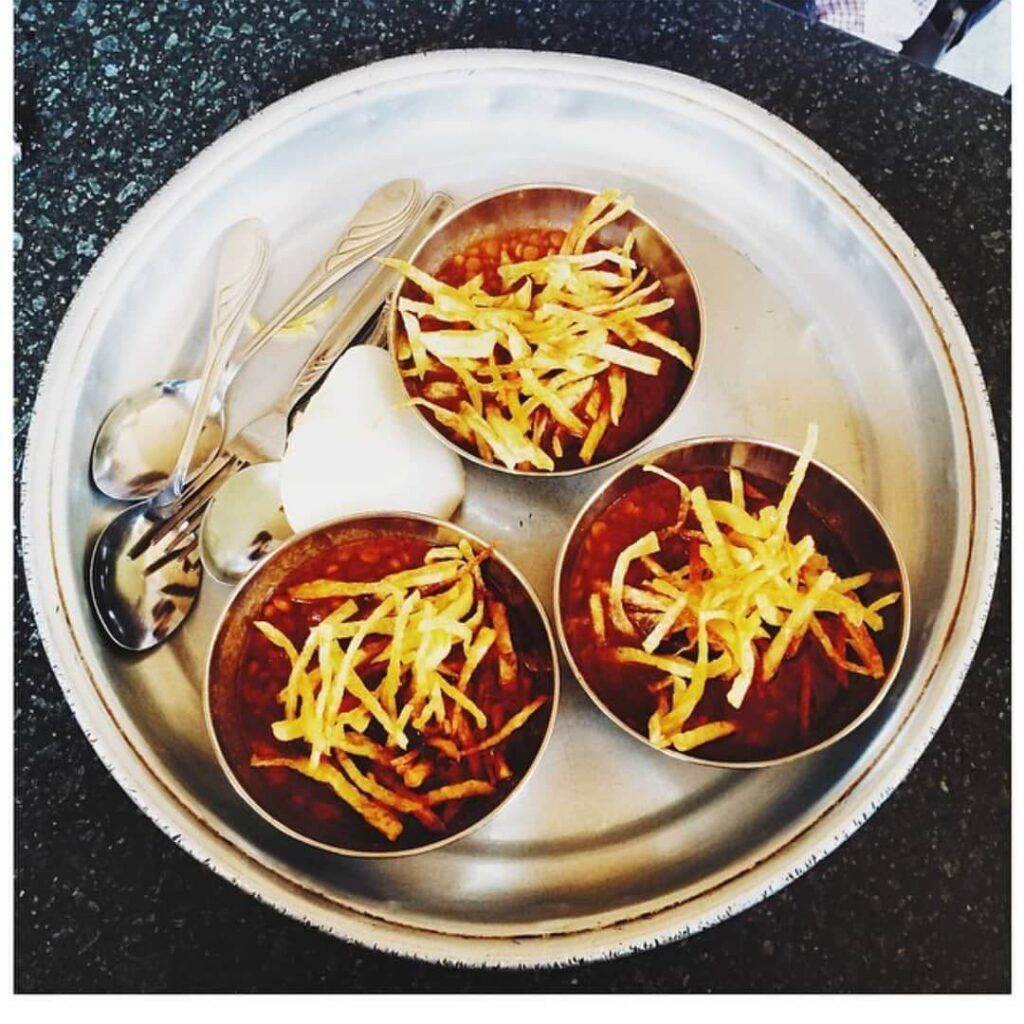 سفره خانه عمو هوشنگ در لیست بهترین چلو خورشتی تهران