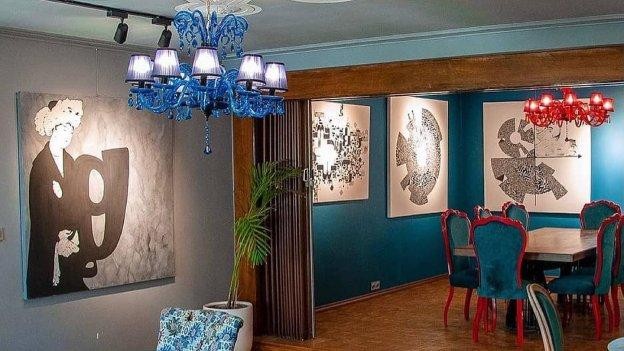 فضای داخلی کافه گالری راوی