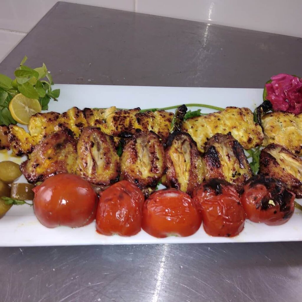 کباب وزیری رستوران یاس بهترین باغ رستوران کن
