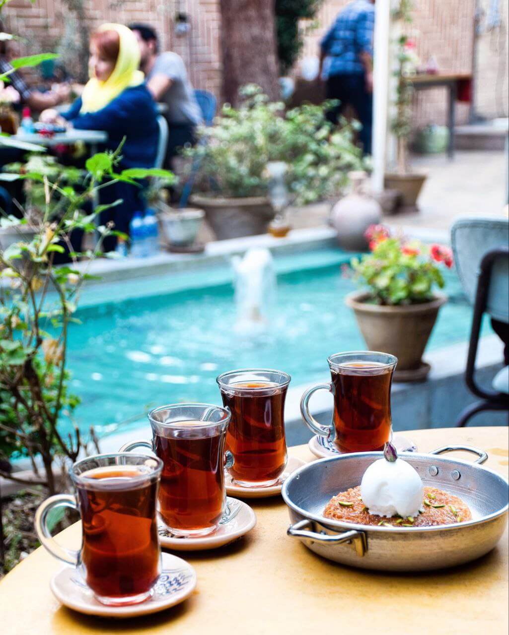 کافه خیابان فلسطین تقاطع بزرگمهر