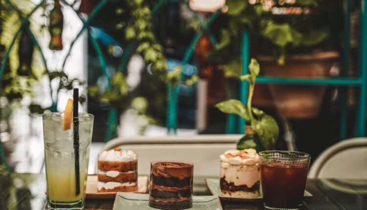 بهترین و دنج‌ترین کافه‌های خیابان فلسطین را با بلد پیدا کنید